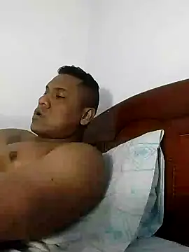 Snapshot of latinblack01 chatting on December 15, 4:51 am latinblack01 online show from December 15, 4:51 am