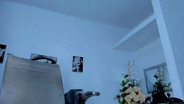 Snapshot of La_Perversa69 chatting on October 4, 4:03 am La Perversa69 online show from October 4, 4:03 am