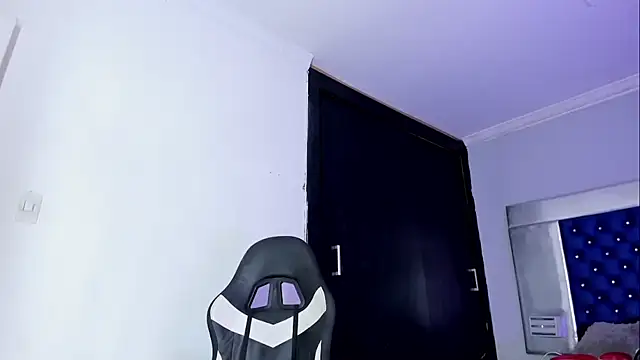 Snapshot of La_Perversa69 chatting on October 12, 7:59 pm La Perversa69 online show from October 12, 7:59 pm