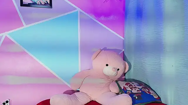 Snapshot of aaron_antonella_mds chatting on February 12, 8:30 pm aaron antonella mds online show from February 12, 8:30 pm