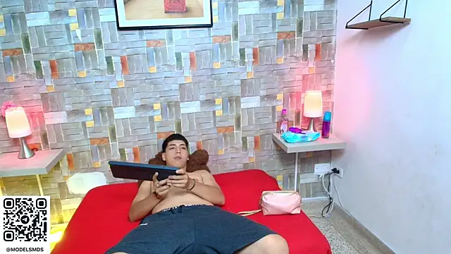 aaron antonella mds online show from November 25, 8:31 pm