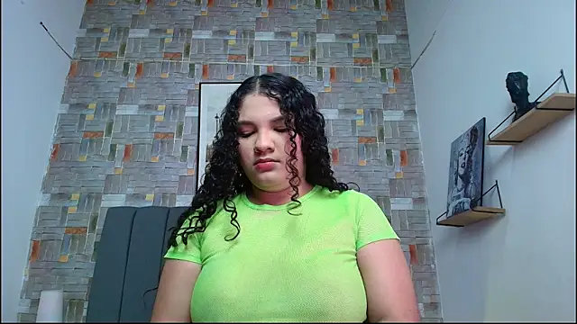 Snapshot of aaron_antonella_mds chatting on February 25, 8:30 pm aaron antonella mds online show from February 25, 8:30 pm