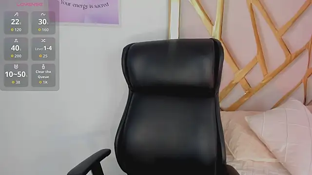 LanaJones  online show from May 12, 12:55 pm