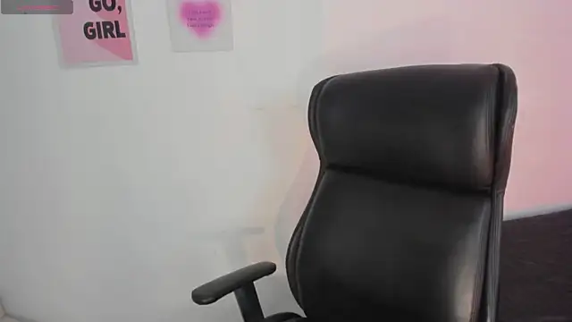 LanaJones  online show from April 8, 1:01 pm