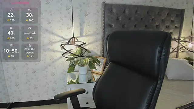 Snapshot of LanaJones_ chatting on June 21, 1:28 pm LanaJones online show from June 21, 1:28 pm