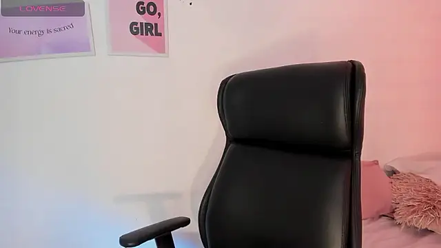 LanaJones  online show from January 12, 12:23 pm