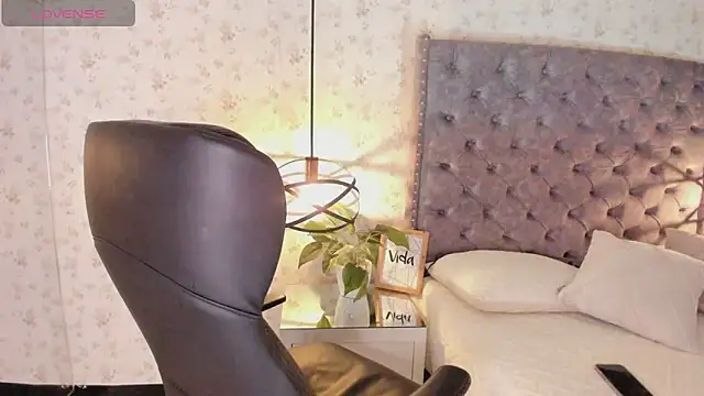 LanaJones  online show from June 5, 1:28 pm