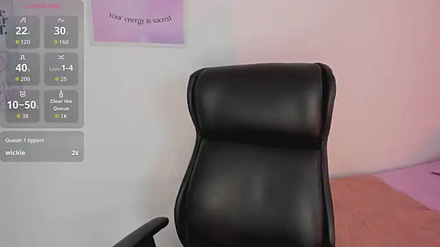 LanaJones  online show from April 18, 1:13 pm