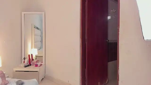 Alhana pulido online show from January 29, 8:35 pm