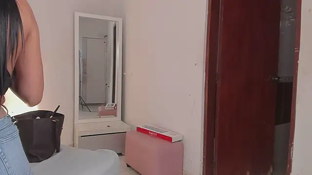 Alhana pulido online show from March 8, 7:31 pm