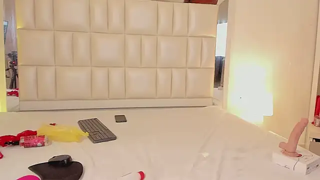 Alhana pulido online show from February 20, 10:15 pm