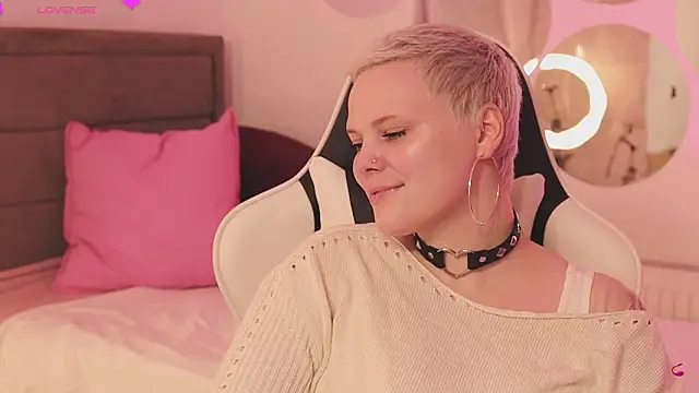 LikaBerry1 online show from February 21, 1:46 pm