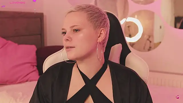 LikaBerry1 online show from February 19, 11:18 am