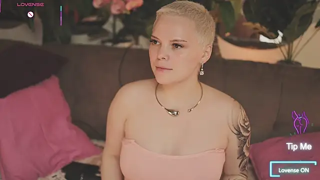 LikaBerry1 online show from October 24, 4:00 am