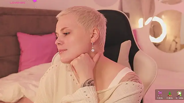 LikaBerry1 online show from February 5, 11:39 am