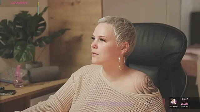 LikaBerry1 online show from November 16, 2:11 pm