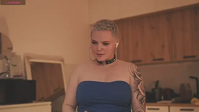 LikaBerry1 online show from November 10, 6:24 pm