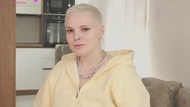 LikaBerry1 online show from April 12, 10:18 am