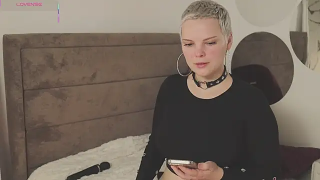 LikaBerry1 online show from September 28, 5:47 am