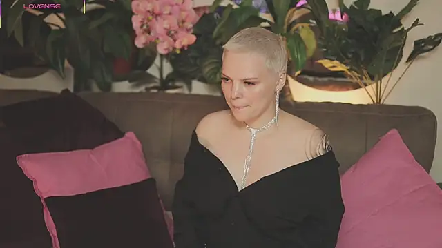 LikaBerry1 online show from October 23, 3:38 am