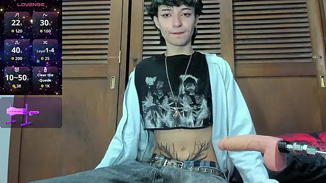 Snapshot of Bloody_lamb chatting on September 30, 12:11 pm Bloody lamb online show from September 30, 12:11 pm