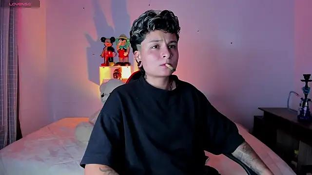 ZuryRamirez  online show from May 21, 8:39 pm