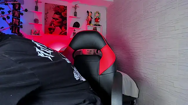 ZuryRamirez  online show from November 1, 8:25 pm