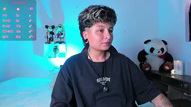 ZuryRamirez  online show from May 23, 8:19 pm