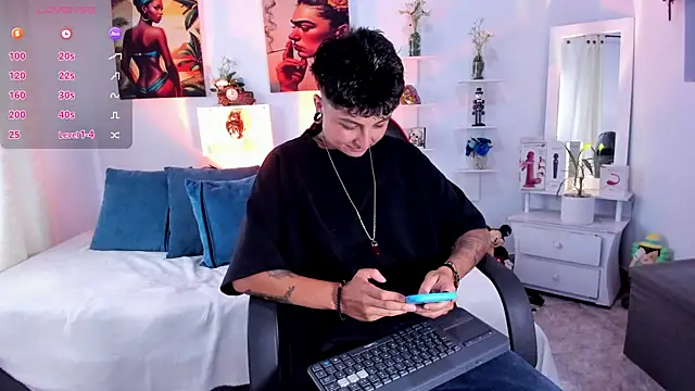 ZuryRamirez  online show from December 18, 8:45 pm