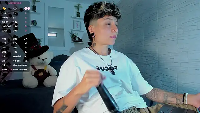 ZuryRamirez  online show from September 10, 7:24 pm