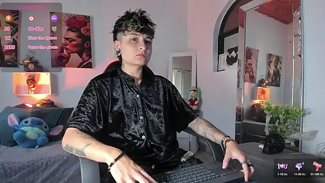 ZuryRamirez  online show from November 26, 8:42 pm