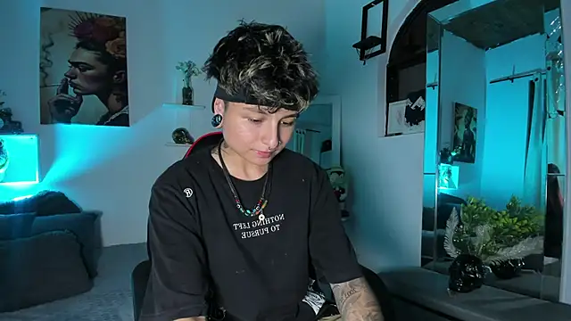 ZuryRamirez  online show from November 30, 7:14 pm