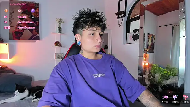 ZuryRamirez  online show from December 1, 8:10 pm