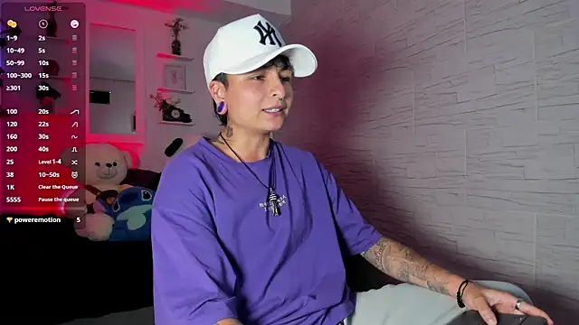 ZuryRamirez  online show from September 29, 8:25 pm