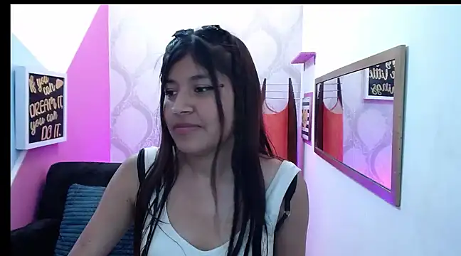 Snapshot of hanha_rossee chatting on December 19, 5:50 pm hanha rossee online show from December 19, 5:50 pm