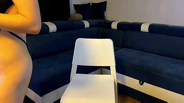 MiliExteraaa online show from December 16, 1:10 am