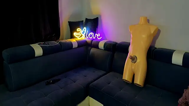 MiliExteraaa online show from December 4, 9:47 pm