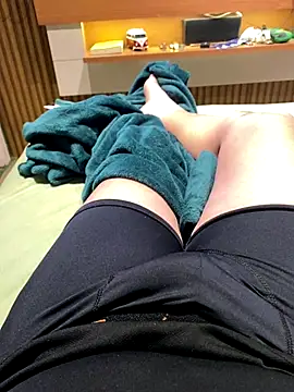 Snapshot of Hjsjsjsjjd chatting on November 22, 8:35 am Hjsjsjsjjd online show from November 22, 8:35 am