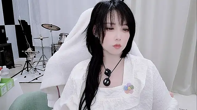 Vaness-a online show from May 18, 1:38 pm