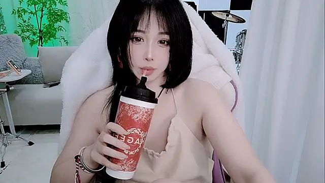 Vaness-a online show from November 29, 11:49 pm