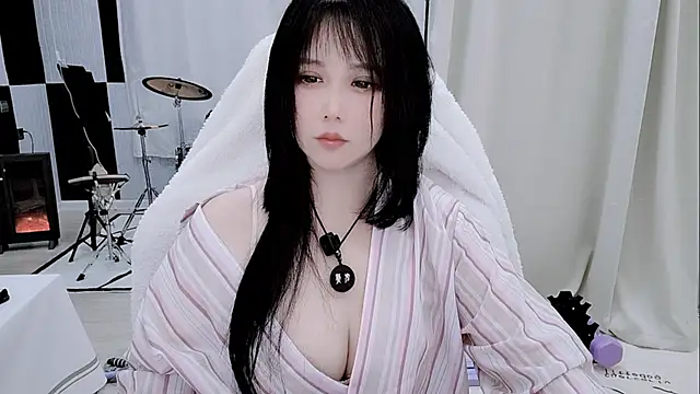Vaness-a online show from April 14, 6:02 pm