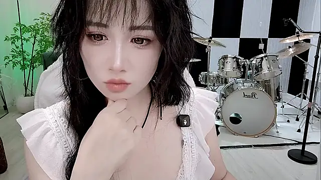 Vaness-a online show from October 3, 4:30 pm