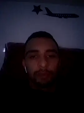 Snapshot of Hazembahloul chatting on November 16, 11:30 pm Hazembahloul online show from November 16, 11:30 pm