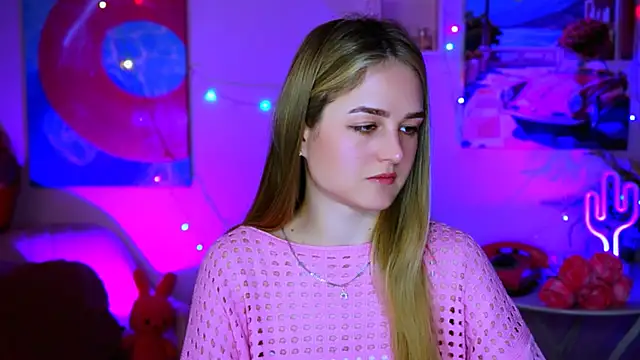 Snapshot of DeboraLarson chatting on March 21, 4:49 am DeboraLarson online show from March 21, 4:49 am