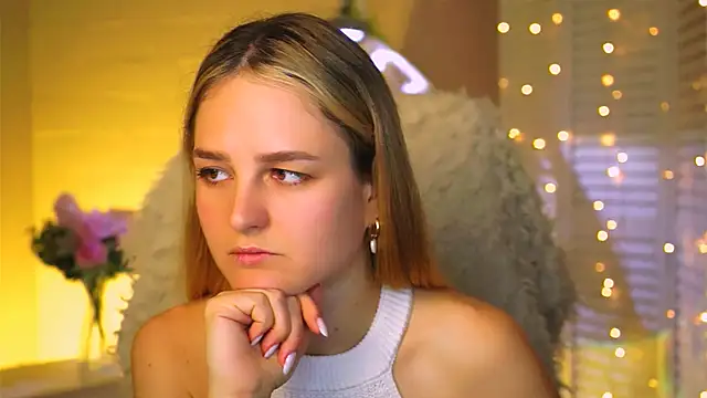 Snapshot of DeboraLarson chatting on October 12, 3:52 am DeboraLarson online show from October 12, 3:52 am