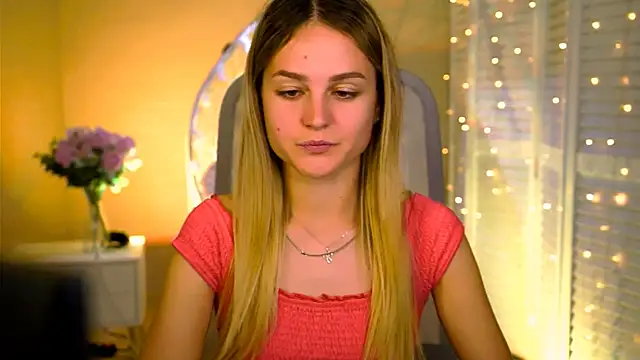 DeboraLarson online show from July 15, 2:40 am