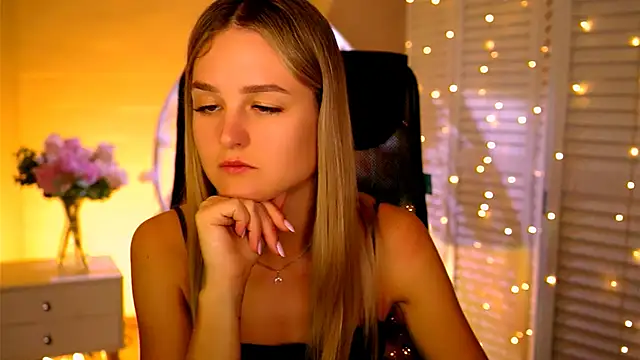 DeboraLarson online show from November 16, 3:22 am