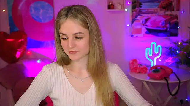 Snapshot of DeboraLarson chatting on March 10, 6:49 am DeboraLarson online show from March 10, 6:49 am