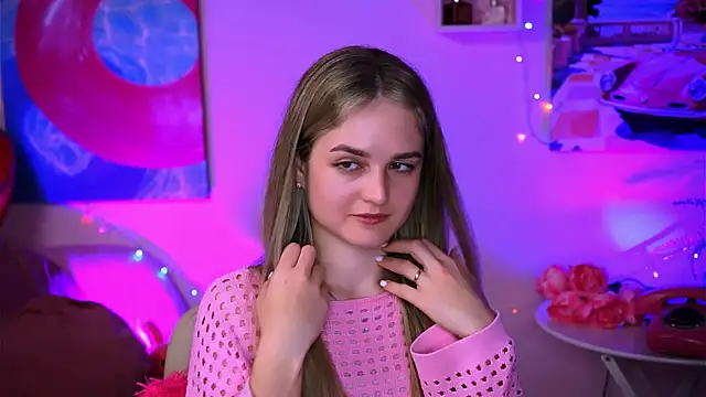 Snapshot of DeboraLarson chatting on March 6, 1:48 am DeboraLarson online show from March 6, 1:48 am