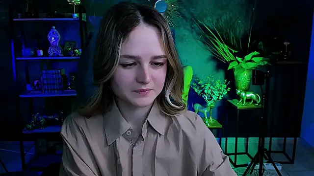 Snapshot of DeboraLarson chatting on February 13, 8:17 am DeboraLarson online show from February 13, 8:17 am